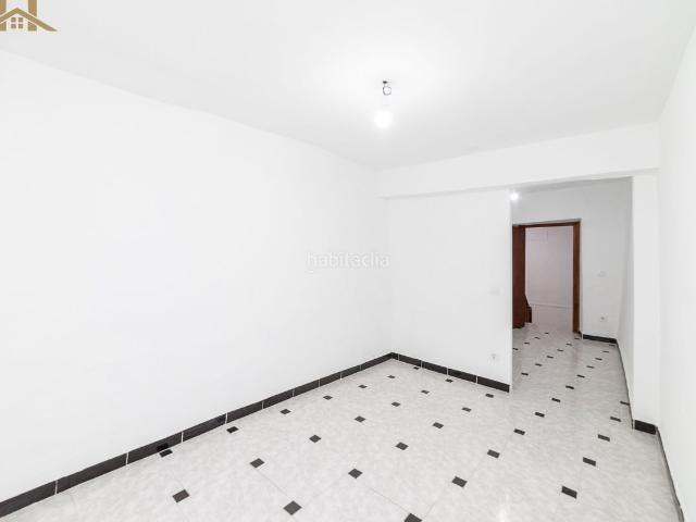 Casa adosada en venta en San Martín de Valdeiglesias. Casa de pueblo de 73m2. Casas adosadas San Martín de.