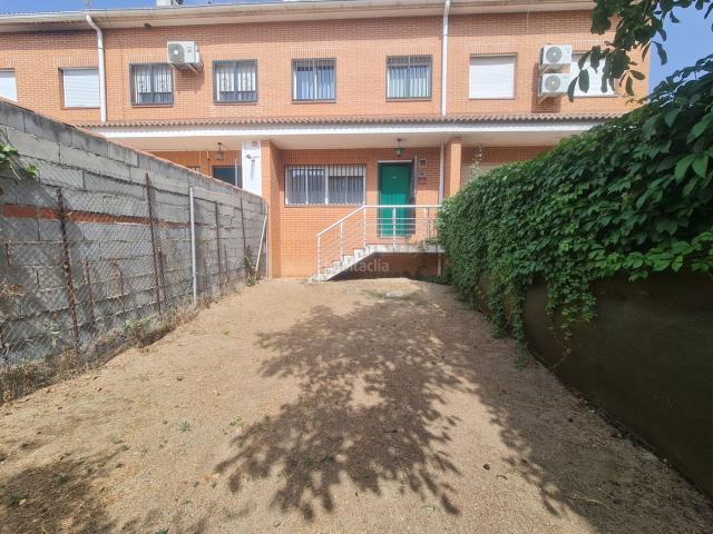 Casa adosada en venta en San Martín de Valdeiglesias. Casas adosadas San Martín de.