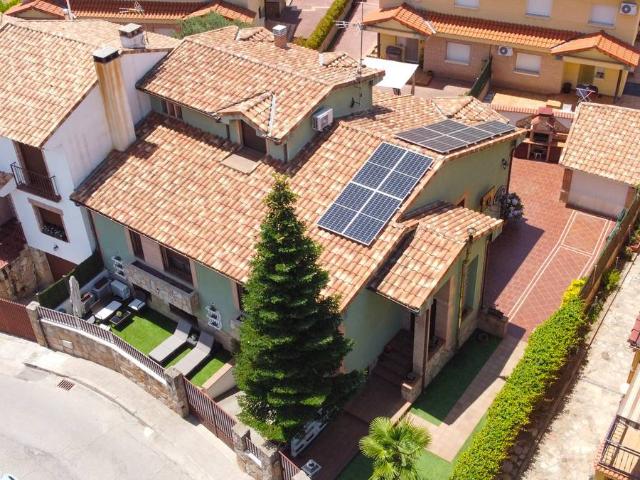 Casa adosada en Venta en San Martín de Valdeiglesias