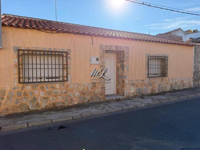 Casa adosada en Venta en San Martín de Montalbán