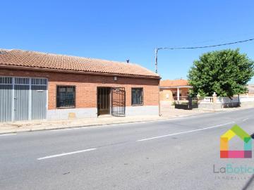 Casa adosada en Venta en San Martín de Montalbán
