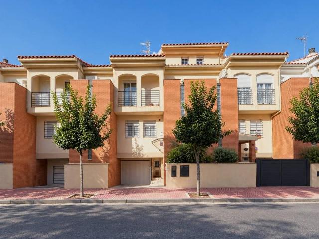 Casa adosada en Venta en San Miguel
