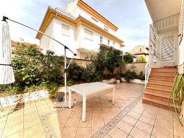 Casa adosada en Venta en San Miguel