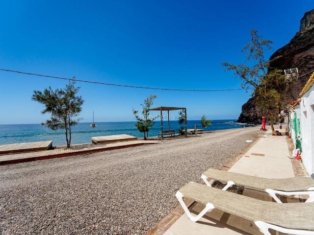 Casa adosada en venta en San Nicolás de Tolentino. Oportunidad única! Casa adosada en primera línea de playa en Playa de Tasarte. Casas adosadas San Nicolás de.