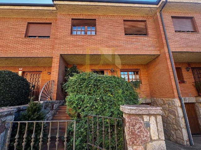 Casa adosada en venta en San Andrés del Rabanedo, San Andrés del Rabanedo Pueblo. CHALET ADOSADO EN SAN ANDRÉS DEL RABANEDO. Casas adosadas San Andrés del.