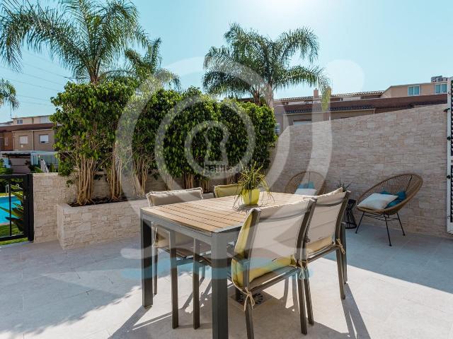 Casa adosada en venta en San Antonio de Benagéber. MAGNIFICO ADOSADO CON ZONA COMUNITARIA EN S.A BENAGEBER. Casas adosadas San Antonio de.
