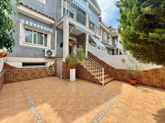 Casa adosada en venta en San Antonio de Benagéber. Casas adosadas San Antonio de.