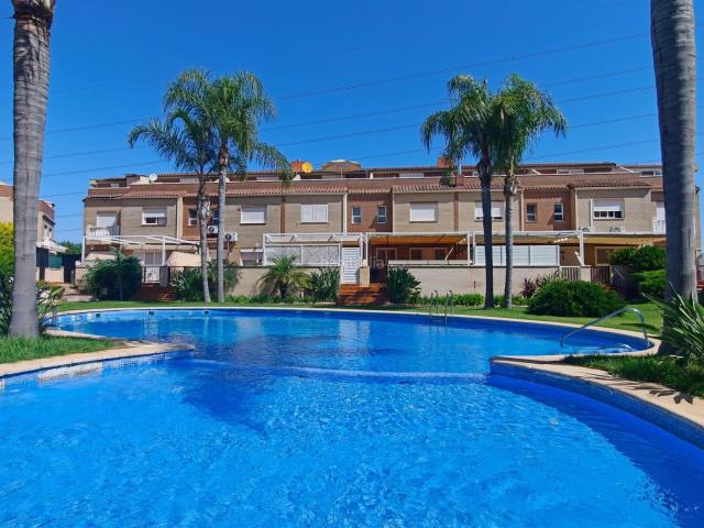 Casa adosada en venta en San Antonio de Benagéber. Chalet adosado. Casas adosadas San Antonio de.