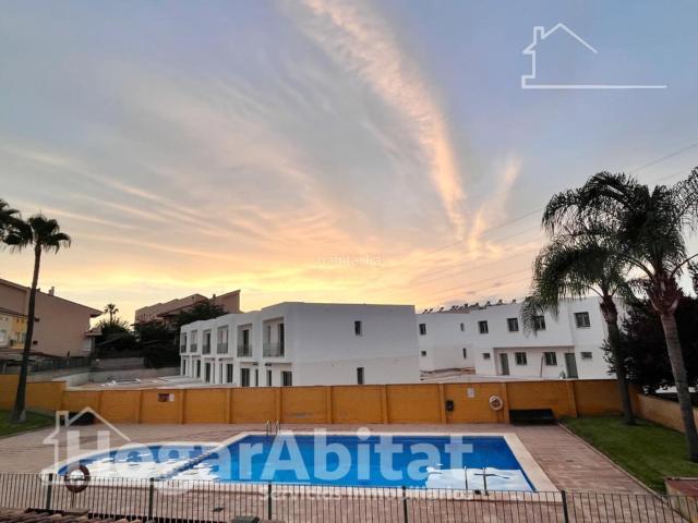 Casa adosada en venta en San Antonio de Benagéber. PRECIOSO ADOSADO CON PISCINA, GARAJE Y TERRAZA. Casas adosadas San Antonio de.
