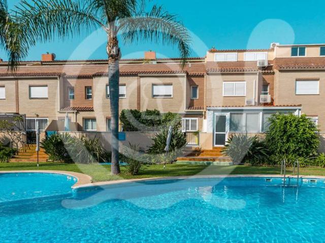 Casa adosada en Venta en San Antonio de Benagéber