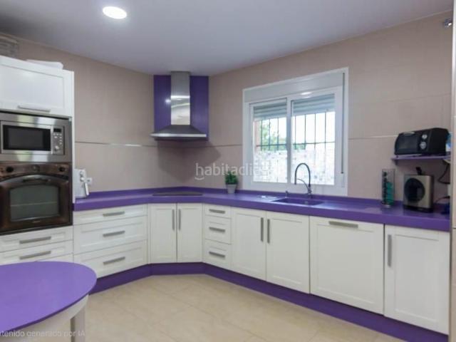 Casa adosada en venta en San Fernando, Camposoto Gallineras. Adosado en Camposoto, espacio, comodidad y calidad de vida cerca del mar. Casas adosadas San.