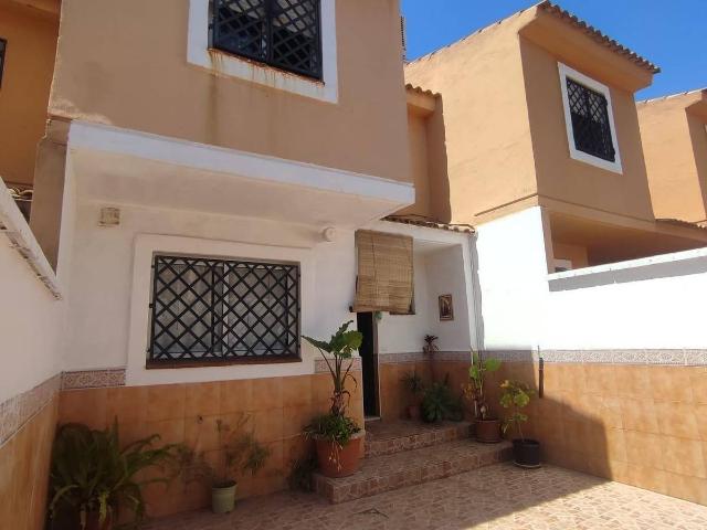 Casa adosada en Venta en San García