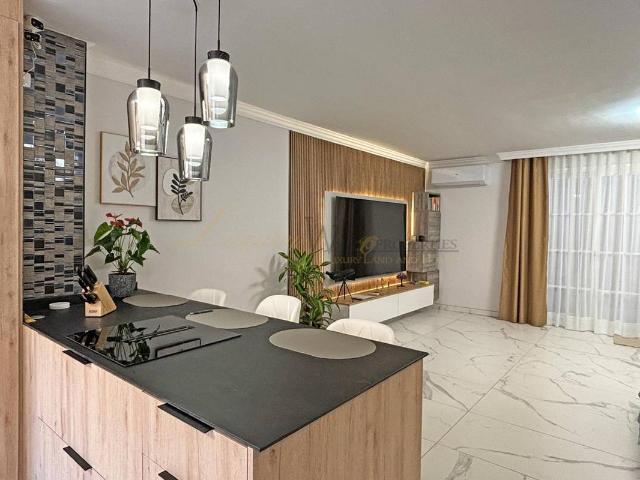 Casa adosada en Venta en San Isidro