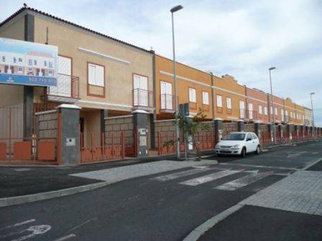 Casa adosada en Venta en San Isidro