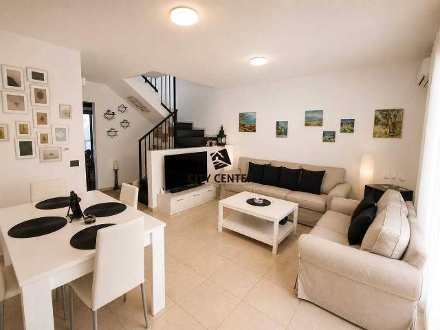 Casa adosada en Venta en San Isidro