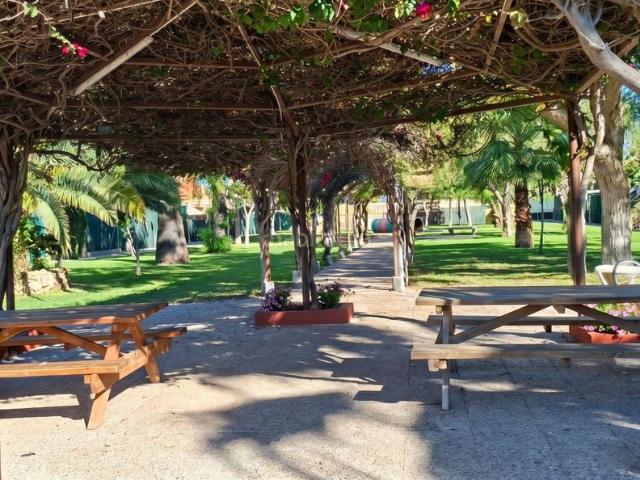 Casa adosada en venta en San Juan de Alicante, Centro. Adosado con reforma en Rajoletes I con 5 dormitorios, terrazas y garaje. Casas adosadas San Juan de.