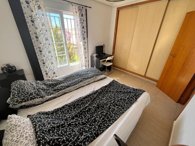 Casa adosada en venta en San Juan de los Terreros. Amplio Adosado en Urbanización Beverly Hills, San Juan de los Terreros por 240,000. Casas adosadas San Juan de los.