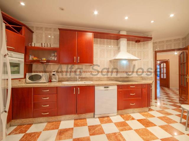 Casa adosada en Venta en San José de la Rinconada