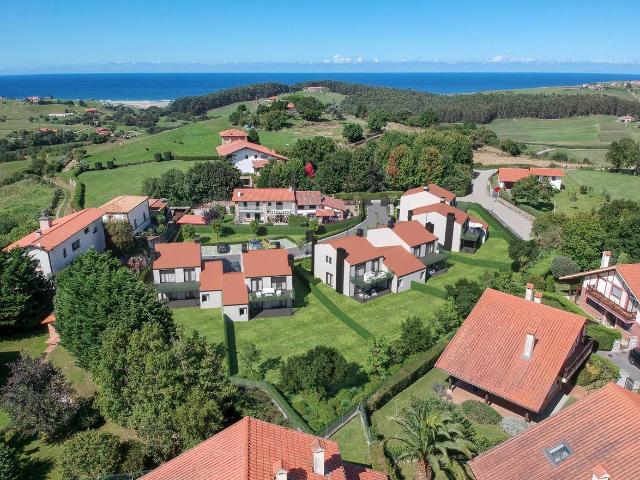 Casa adosada en Venta en San Vicente de la Barquera