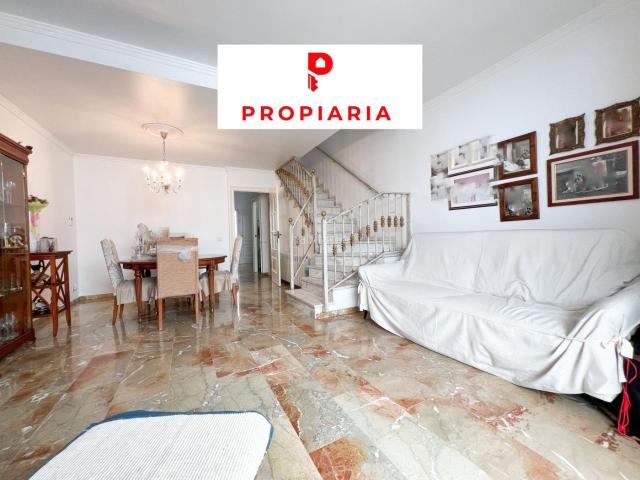 Casa adosada en venta en Sant Vicenç dels Horts. BONITA CASA ADOSADA EN EL CENTRO. Casas adosadas Sant Vicenç dels.