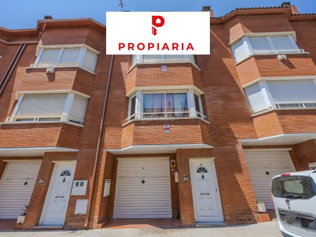Casa adosada en venta en Sant Vicenç dels Horts. ESPECTACULAR CASA PAREADA EN CAN SABAT. Casas adosadas Sant Vicenç dels.