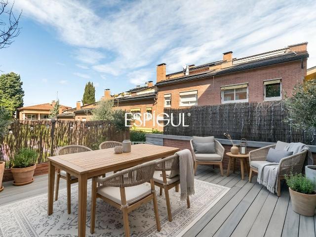 Casa adosada en venta en Sant Cugat del Vallès, Golf Can Trabal. Exclusiva casa adosada en venta en el Eixample de Sant Cugat del Vallès. Casas adosadas Sant Cugat del.