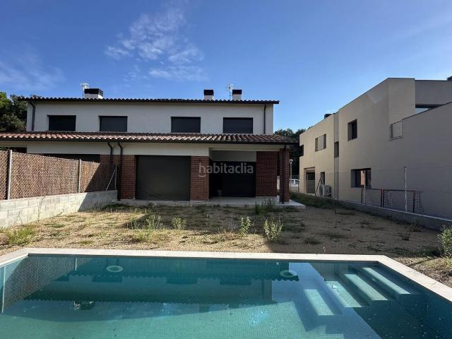Casa adosada en venta en Sant Esteve de Palautordera. Casa pareada de obra nueva en venta. Casas adosadas Sant Esteve de.