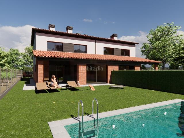 Casa adosada en venta en Sant Esteve de Palautordera. Casa pareada con piscina. Casas adosadas Sant Esteve de.