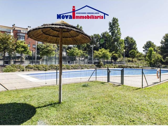 Casa adosada en venta en Sant Esteve Sesrovires. Espectacular Casa Adosada con zona comunitaria Urb. Vinyes Turó. Casas adosadas Sant Esteve.