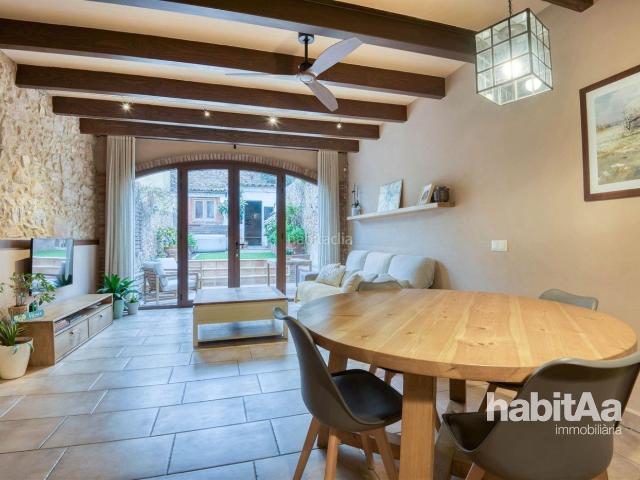 Casa adosada en venta en Sant Feliu de Guíxols, Eixample Costa Brava. Casa de pueblo totalmente reformada en el centro de Sant Feliu de Guíxols. Casas adosadas Sant Feliu de.