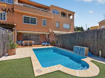 Casa adosada en venta en Sant Fost de Campsentelles. Casas adosadas Sant Fost de.