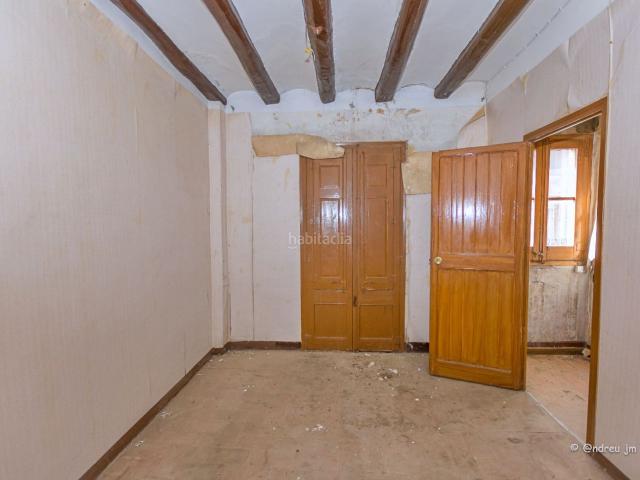 Casa pareada en venta en Sant Guim de Freixenet. Casa edificio a 1 h de Barcelona. Casas pareadas Sant Guim de.