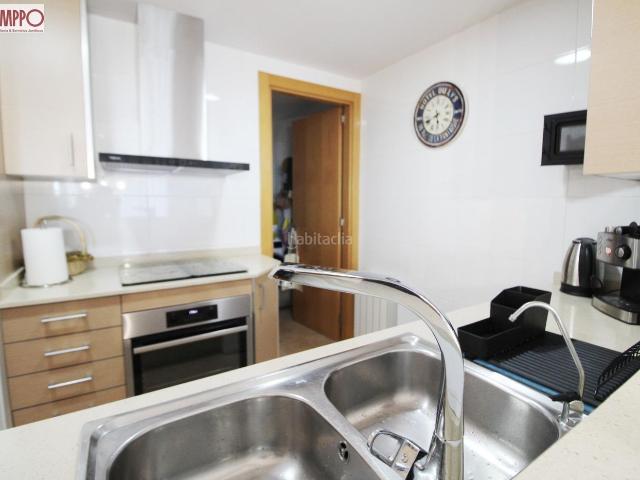 Casa adosada en venta en Sant Jaume dels Domenys. Con Buhardilla, Amplio garaje y preciosa zona comunitaria con Piscina. Casas adosadas Sant Jaume dels.