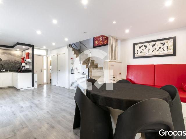 Casa adosada en venta en Sant Joan Despí, Centre. CASA ADOSADA CON TERRAZAS, PISCINA Y PARKING. Casas adosadas Sant Joan.