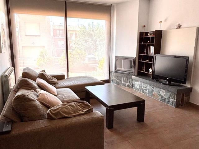 Casa adosada en venta en Sant Julià de Vilatorta. Casa unifamiliar adossada, orientació sud i molt lluminosa. Casas adosadas Sant Julià de.