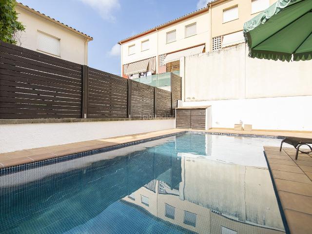 Casa adosada en venta en Sant Julià de Ramis. Casas adosadas Sant Julià de.