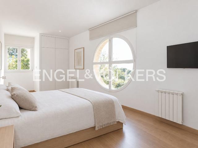 Casa adosada en venta en Sant Just Desvern, La Miranda Can Candeler. Residencia exclusiva con jardín y vistas junto al colegio La Miranda. Casas adosadas Sant Just.