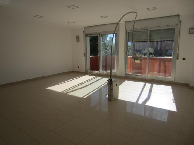Casa adosada en venta en Sant Llorenç d´Hortons. Amplia casa adosada en entorno natural. Casas adosadas Sant Llorenç.