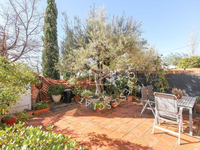 Casa adosada en venta en Sant Llorenç d´Hortons. ESPECTACULAR CASA EN VENTA EN SANT LLORENÇ DHORTONS LISTA PARA ENTRAR A VIVIR. Casas adosadas Sant Llorenç.