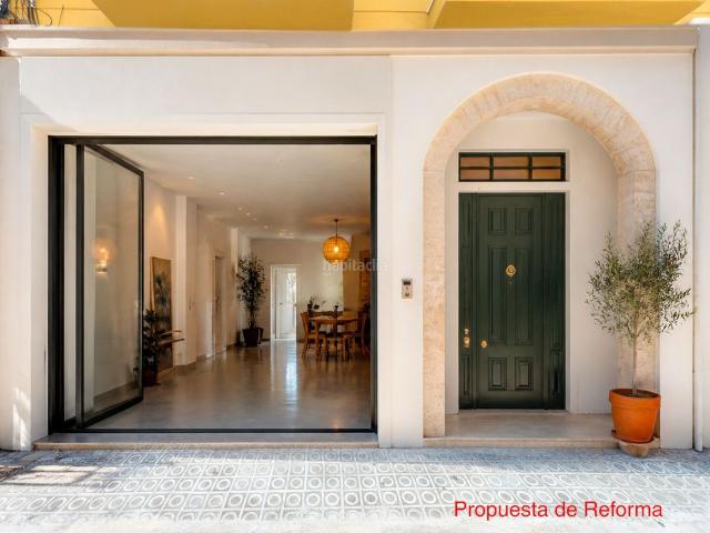 Casa adosada en venta en Sant Pere de Ribes, Les Roquetes. Casa unifamiliar con ascensor y potencial de crecimiento en el corazón de Les Roquetes. Casas adosadas Sant Pere de.