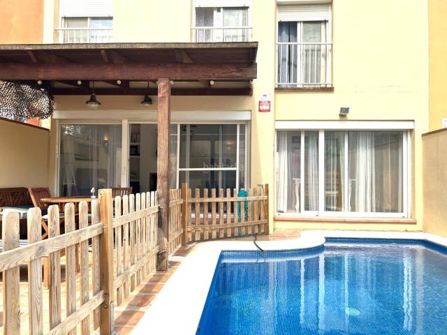 Casa adosada en venta en Sant Pere Pescador Costa Brava. Casa adosada con piscina privada en Sant Pere Pescador, Alt Empordà. Casas adosadas Sant Pere.