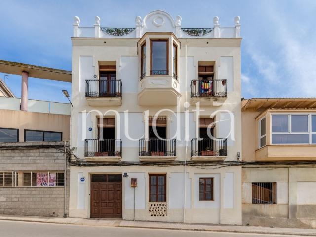 Casa adosada en venta en Sant Quirze de Besora. Casa modernista en Sant Quirze de Besora patrimonio con encanto y posibilidades. Casas adosadas Sant Quirze de.