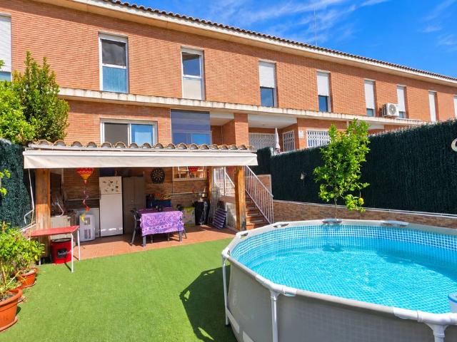 Casa adosada en Venta en Sant Salvador