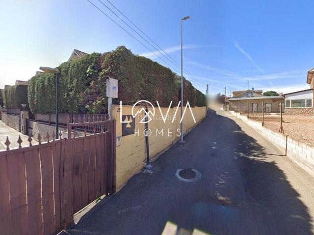 Casa adosada en venta en Santovenia de la Valdoncina. ATENCIÓN INVERSORES! CASA ADOSADA EN RENTABILIDAD ALQUILADO EN SANTOVENIA DE LA VALDONCINA LEÓN. Casas adosadas Santovenia de la.