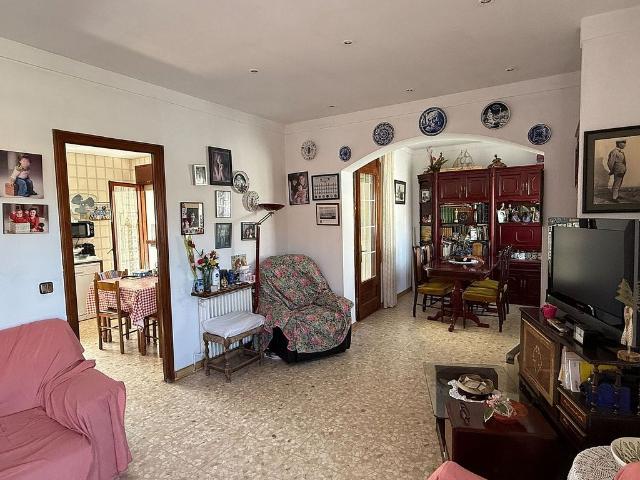 Chalet en venta en calle Francesc Moragas, Santa Coloma de Farners, de 233 m² 4 habitaciones por 280.000
