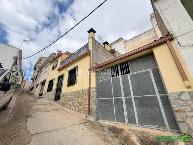 Casa adosada en Venta en Santa Cruz de la Zarza