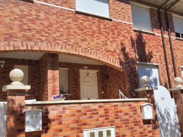 Casa adosada en Venta en Santa Bárbara