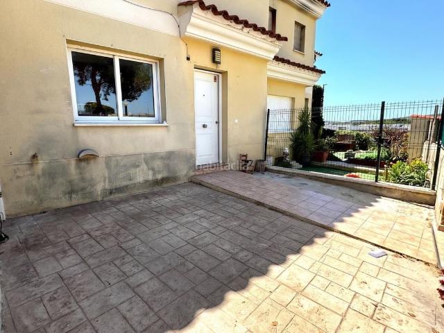 Casa adosada en venta en Santa Oliva. 52501 Santa Oliva, Les Pedreres. Casa adosada. Casas adosadas Santa.
