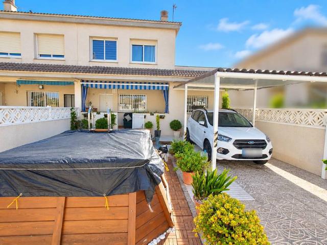 Casa adosada en Venta en Santa Oliva