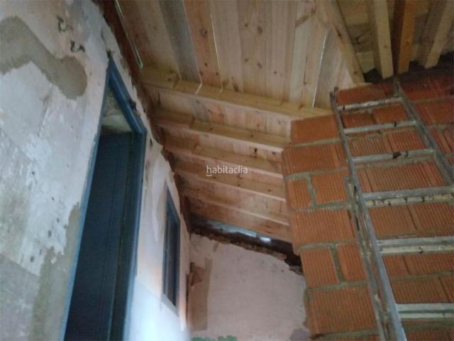 Casa adosada en venta en Santa María del Páramo. Santa María del Páramo Calle Ferrera. Casas adosadas Santa María del.